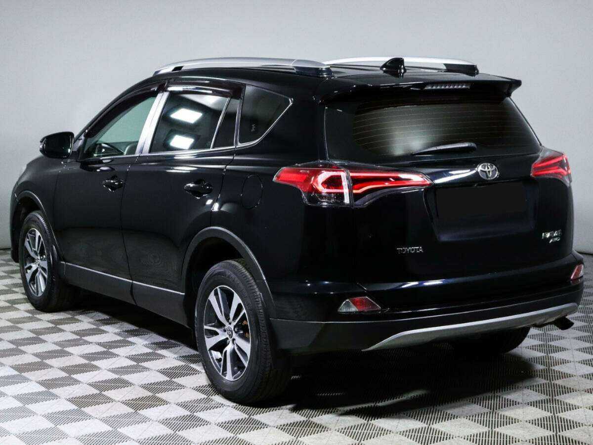 Toyota RAV4 с пробегом — 2017 год. Фото: #5