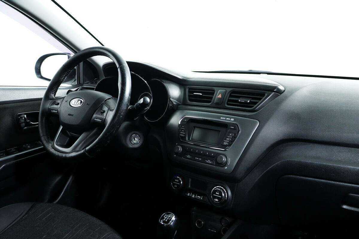 Kia Rio с пробегом — 2012 год. Фото: #8