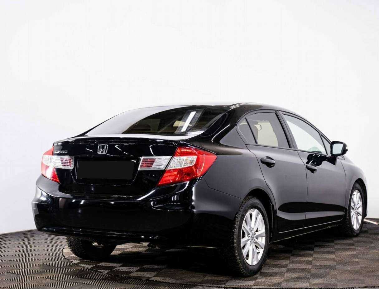 Honda Civic с пробегом — 2012 год. Фото: #5