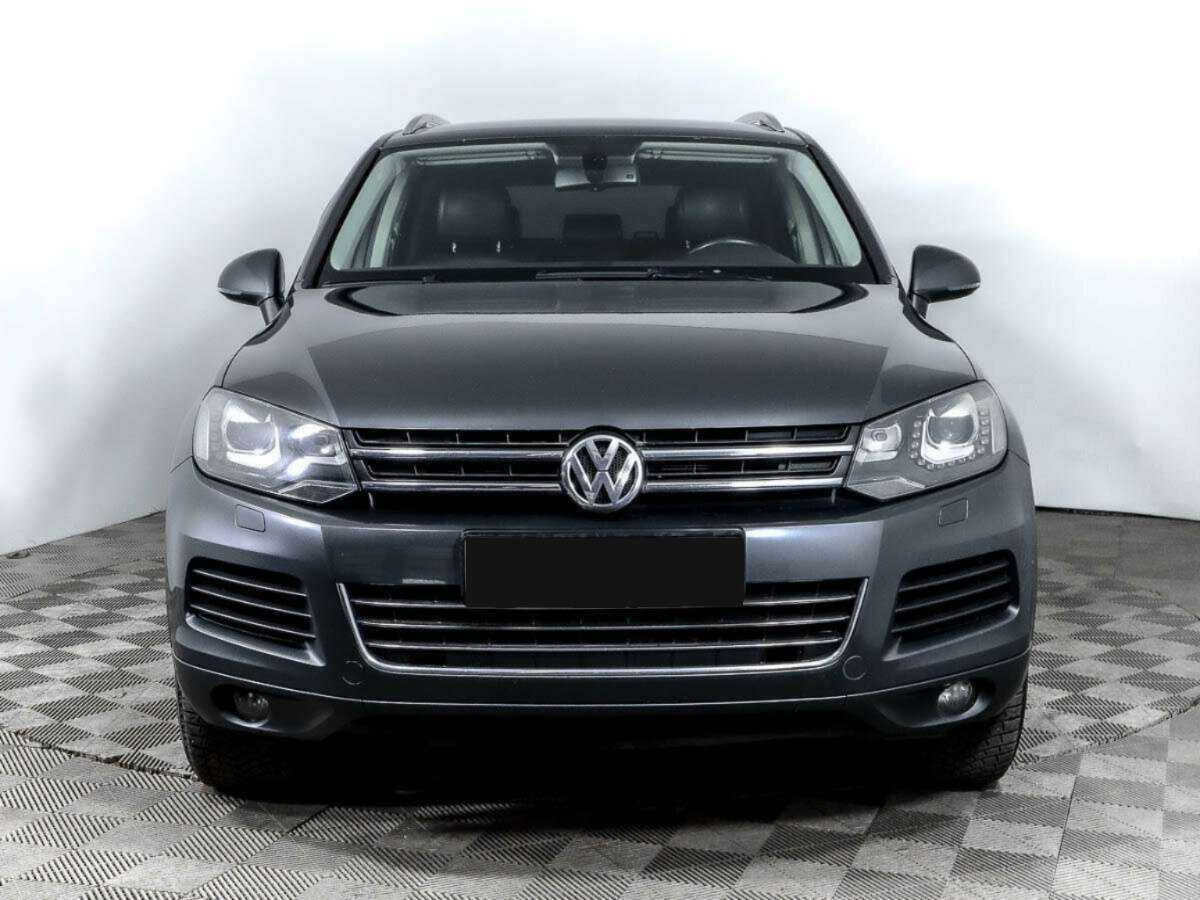 Volkswagen Touareg с пробегом — 2012 год. Фото: #1