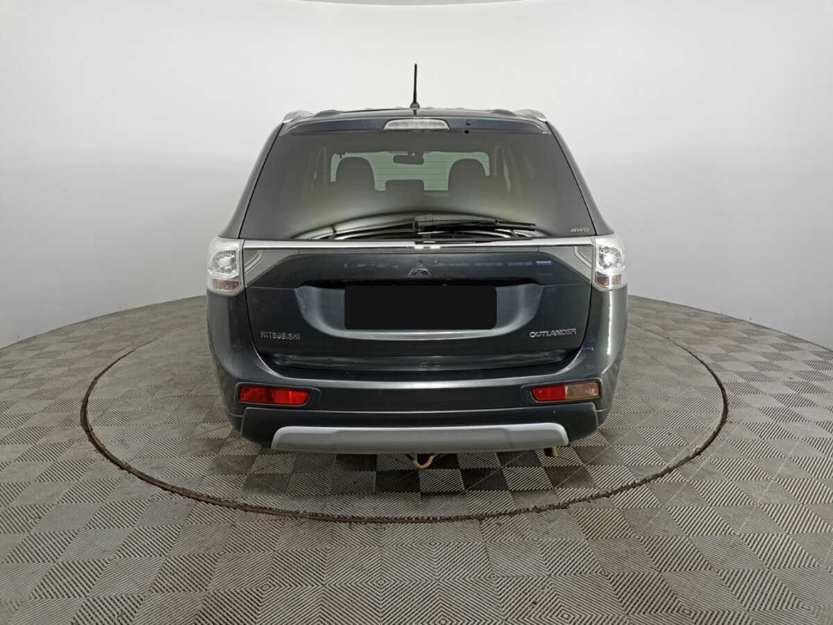 Mitsubishi Outlander с пробегом — 2014 год. Фото: #5