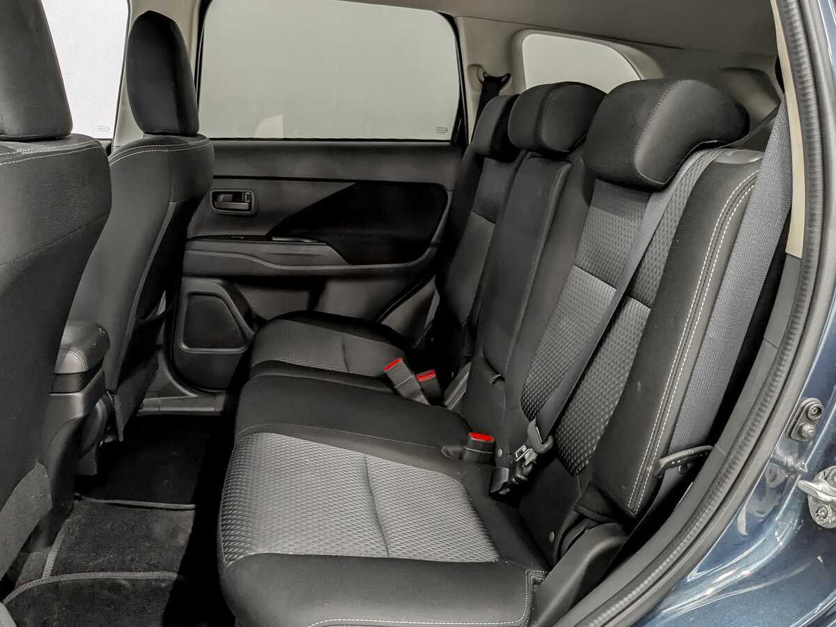 Mitsubishi Outlander с пробегом — 2017 год. Фото: #11