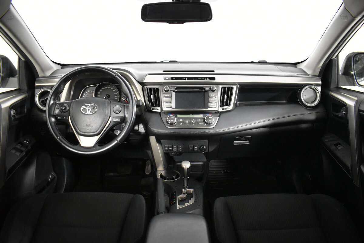 Toyota RAV4 с пробегом — 2013 год. Фото: #9