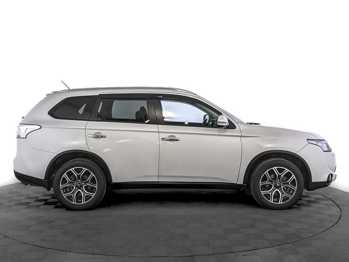 Mitsubishi Outlander с пробегом — 2014 год. Фото: #3