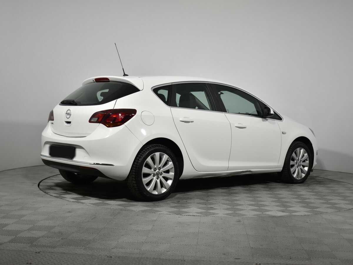 Opel Astra с пробегом — 2014 год. Фото: #7