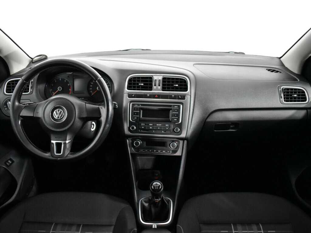 Volkswagen Polo с пробегом — 2015 год. Фото: #11