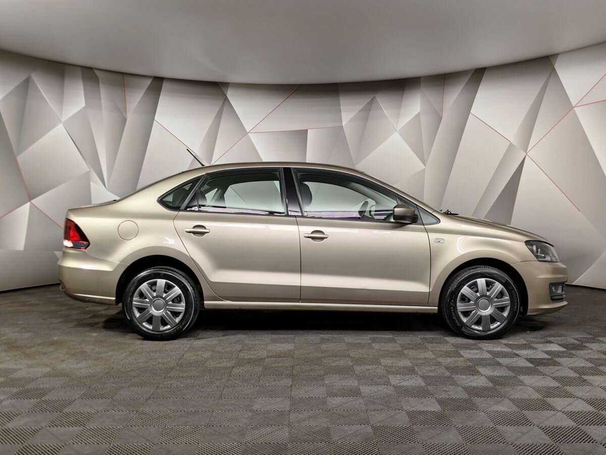Volkswagen Polo с пробегом — 2016 год. Фото: #5