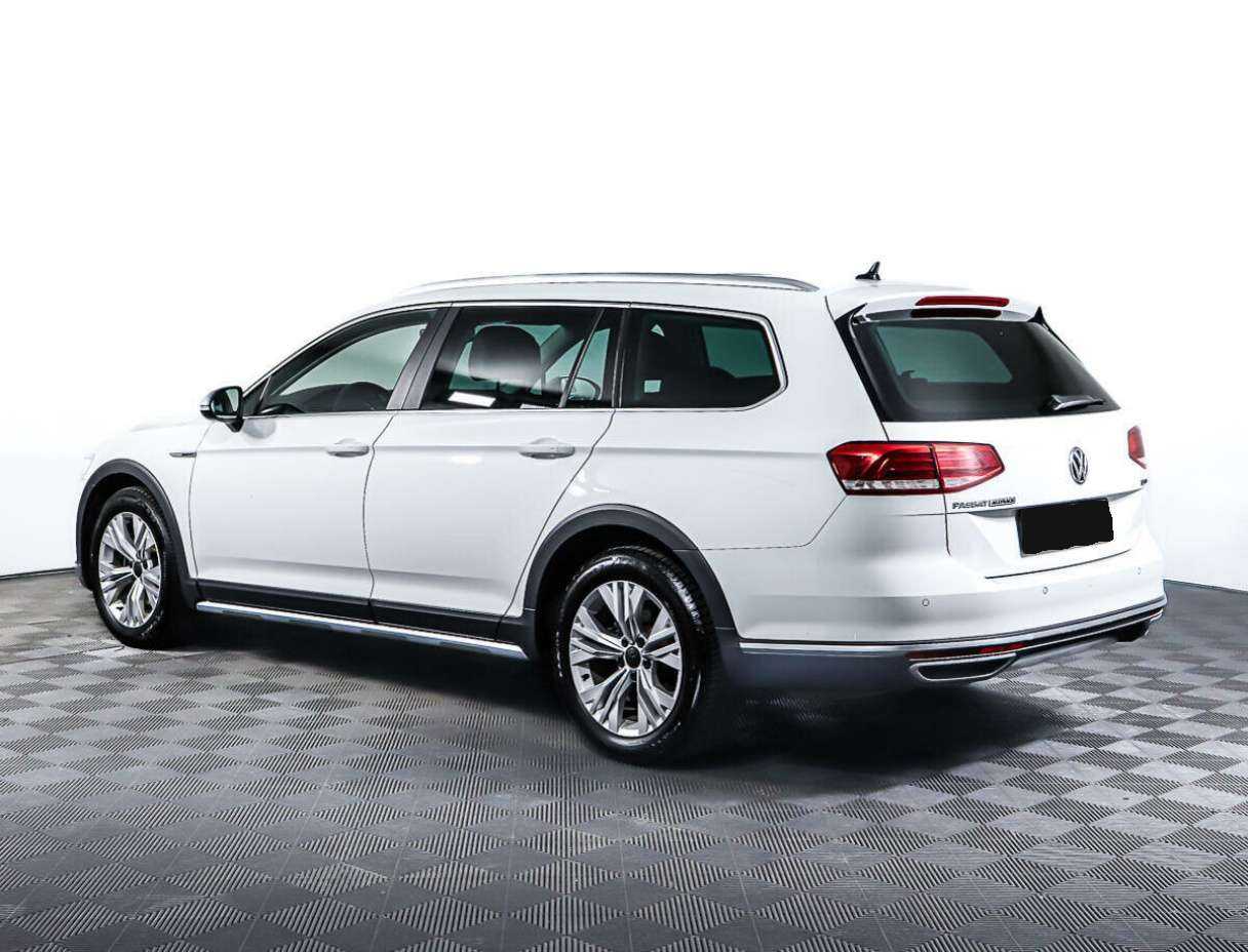 Volkswagen Passat с пробегом — 2018 год. Фото: #6