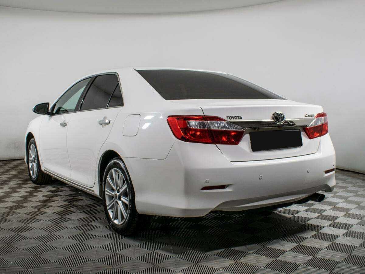 Toyota Camry с пробегом — 2014 год. Фото: #6