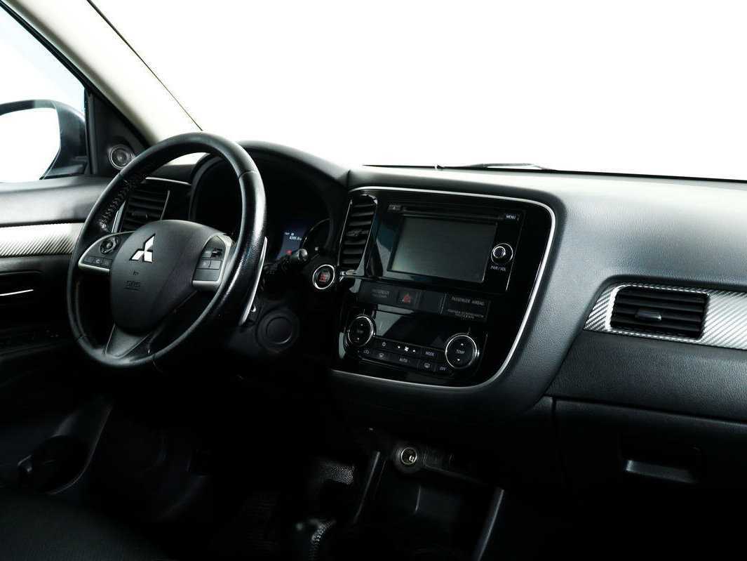 Mitsubishi Outlander с пробегом — 2013 год. Фото: #8