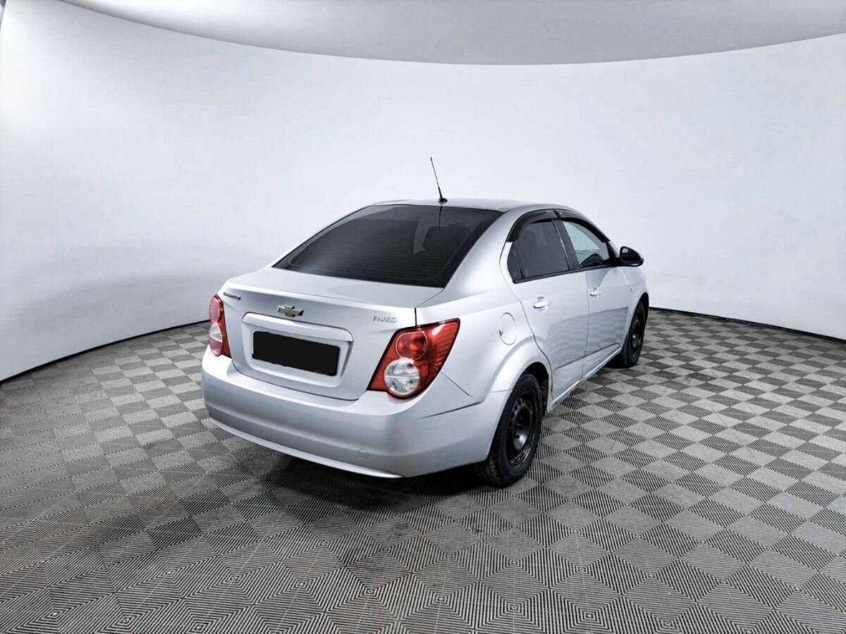 Chevrolet Aveo с пробегом — 2012 год. Фото: #4