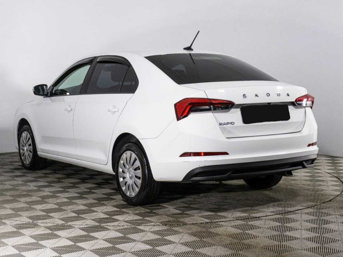 Skoda Rapid с пробегом — 2021 год. Фото: #6