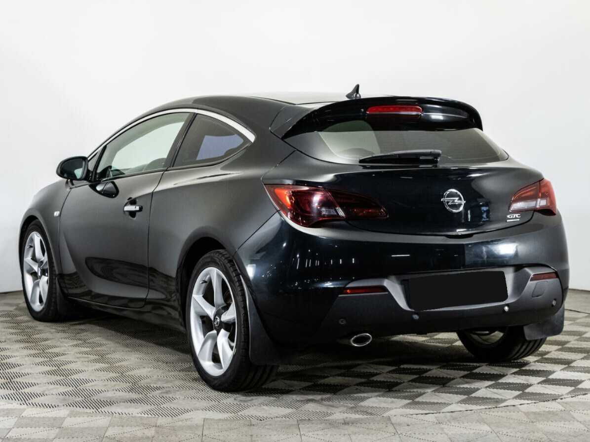 Opel Astra с пробегом — 2013 год. Фото: #6
