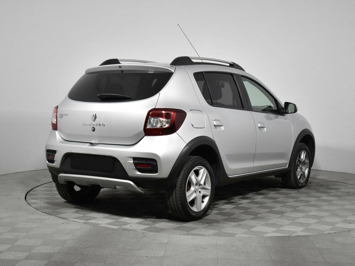 Renault Sandero с пробегом — 2017 год. Фото: #2