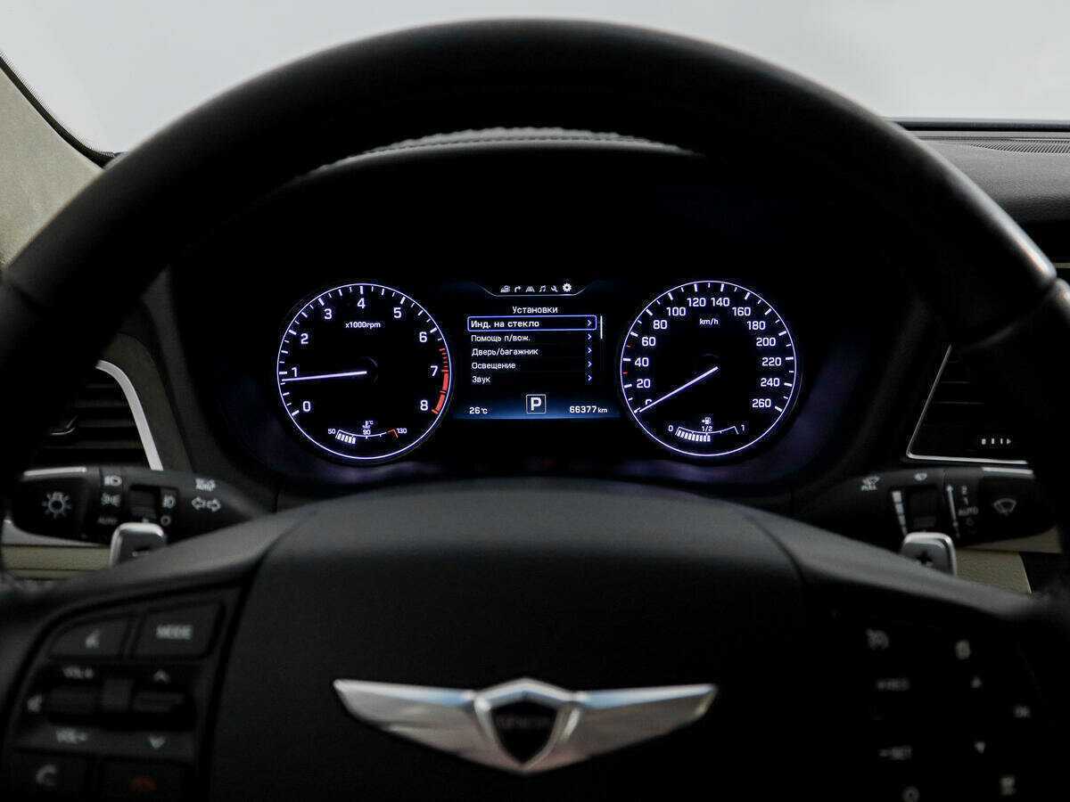 Hyundai Genesis с пробегом — 2015 год. Фото: #16