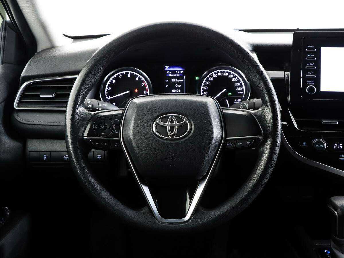 Toyota Camry с пробегом — 2021 год. Фото: #9