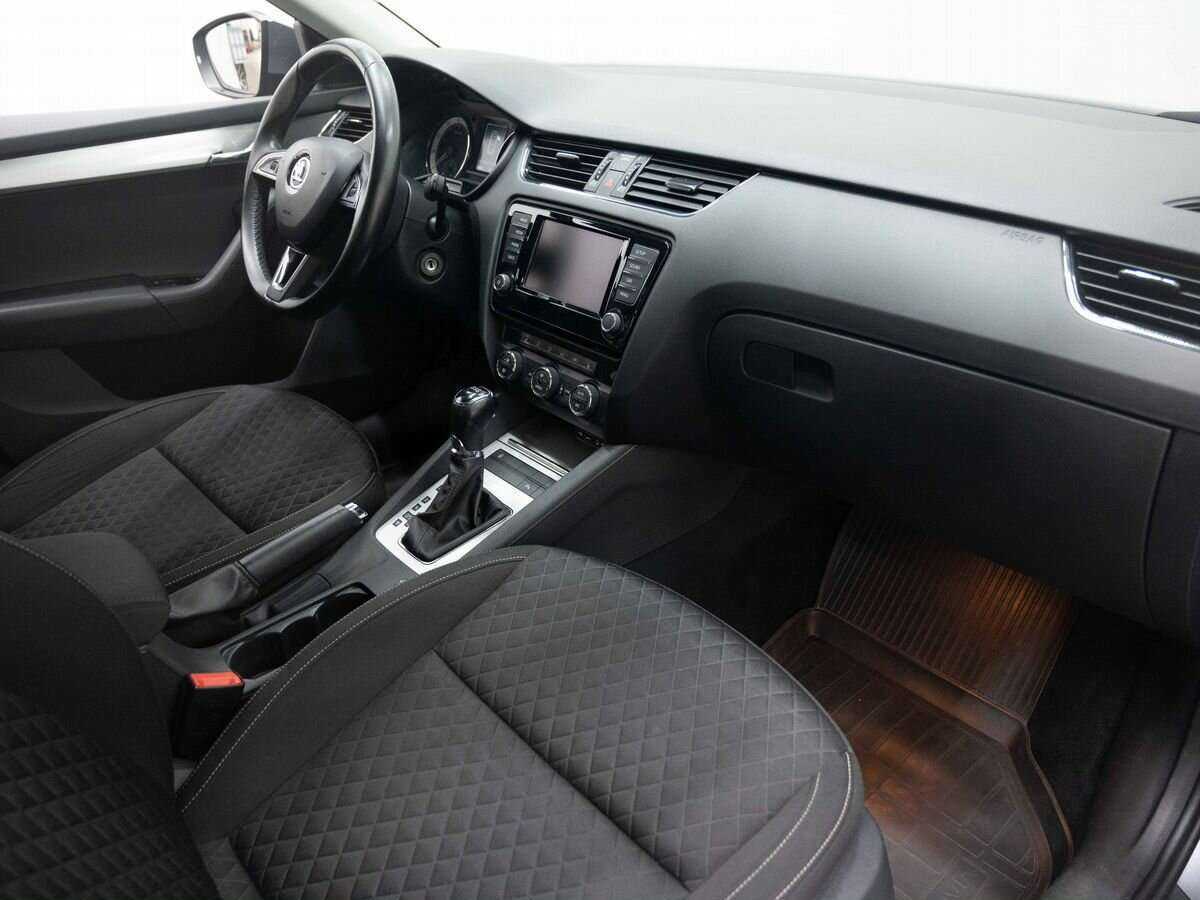 Skoda Octavia с пробегом — 2016 год. Фото: #10