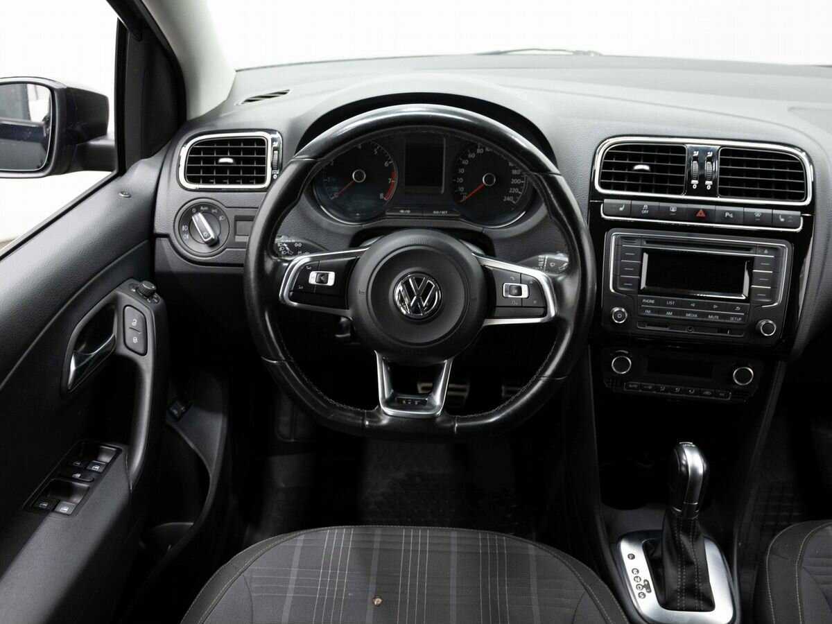 Volkswagen Polo с пробегом — 2016 год. Фото: #13