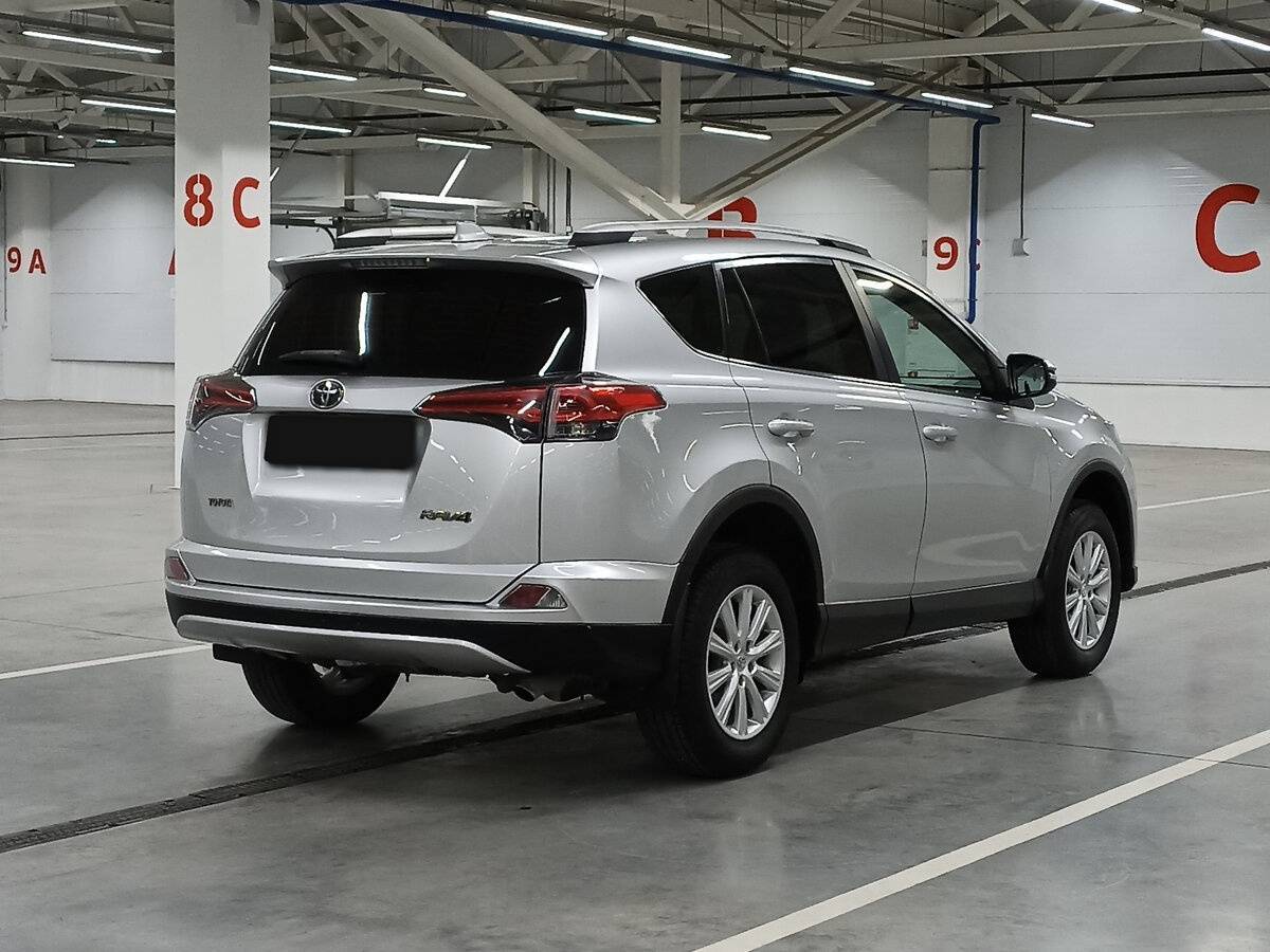 Toyota RAV4 с пробегом — 2019 год. Фото: #4