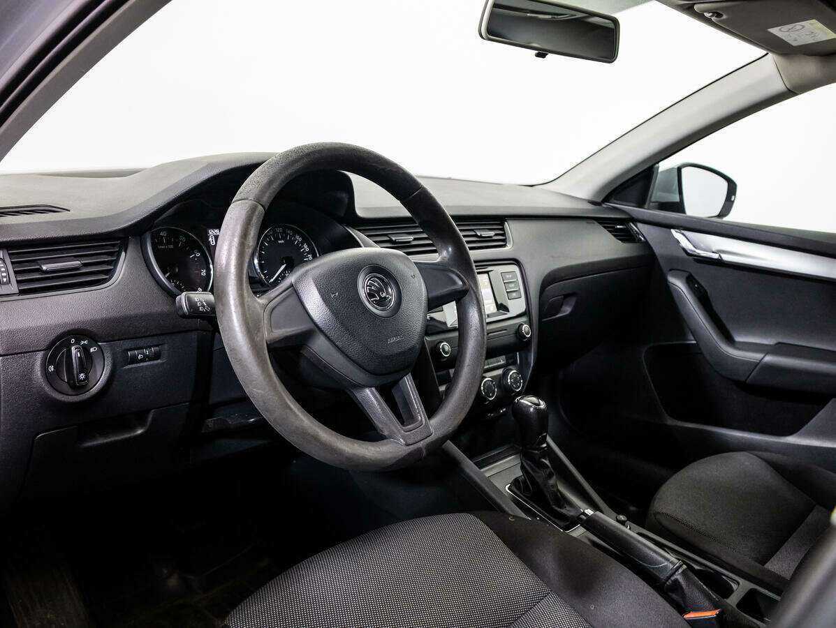 Skoda Octavia с пробегом — 2015 год. Фото: #10