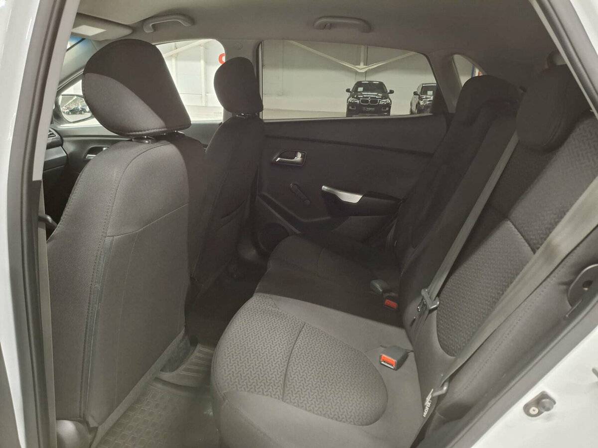 Kia Rio с пробегом — 2014 год. Фото: #11