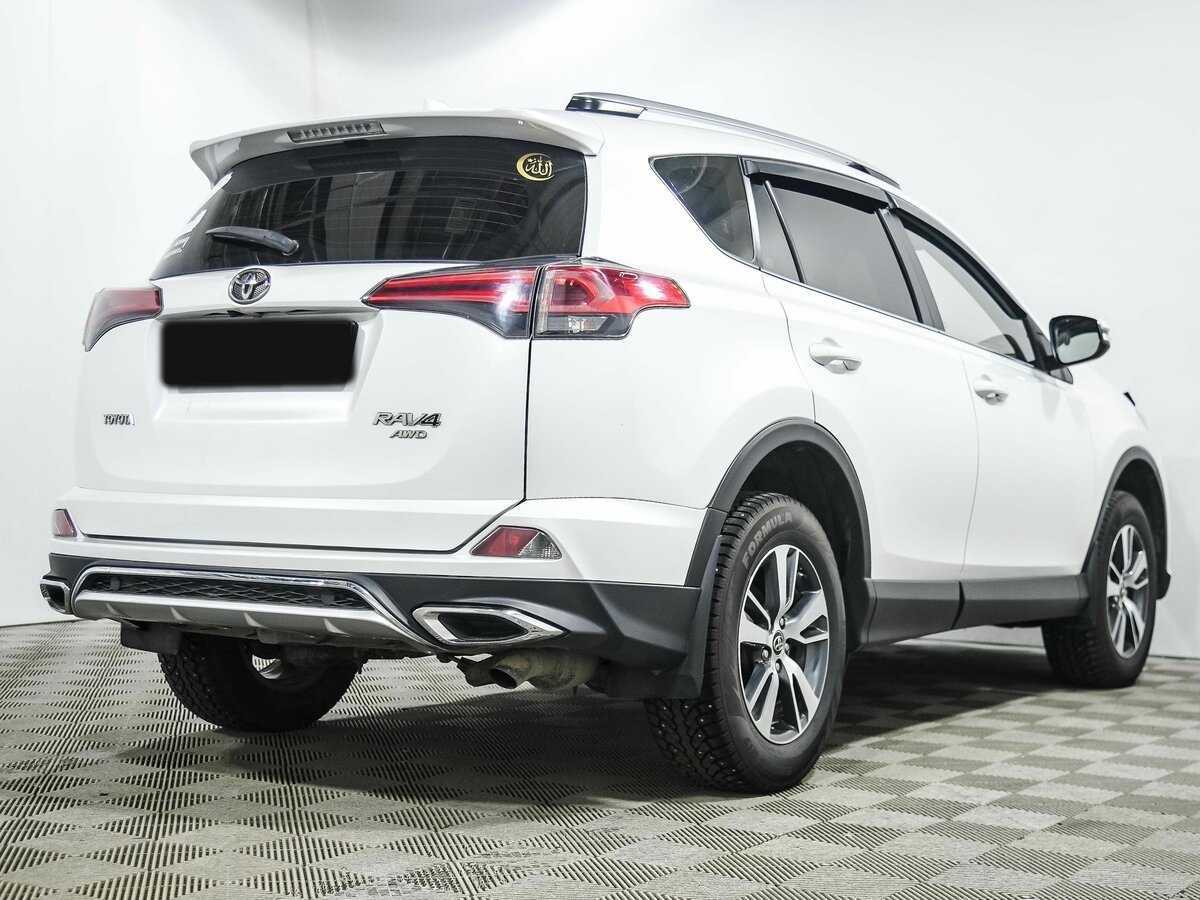 Toyota RAV4 с пробегом — 2018 год. Фото: #3