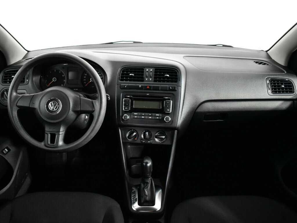 Volkswagen Polo с пробегом — 2012 год. Фото: #11