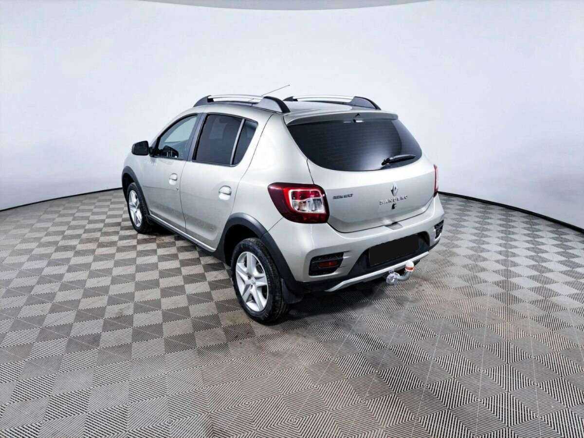 Renault Sandero с пробегом — 2017 год. Фото: #6