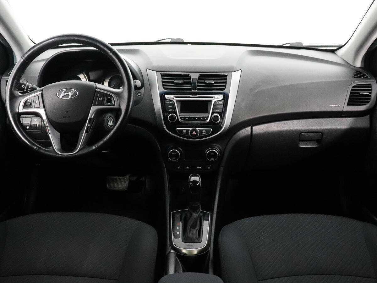 Hyundai Solaris с пробегом — 2015 год. Фото: #12