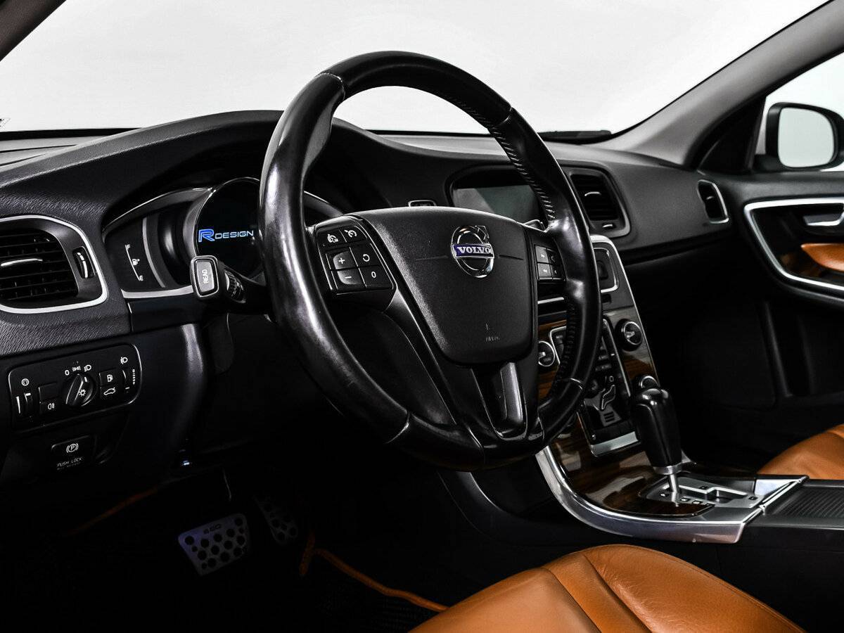 Volvo S60 с пробегом — 2012 год. Фото: #11