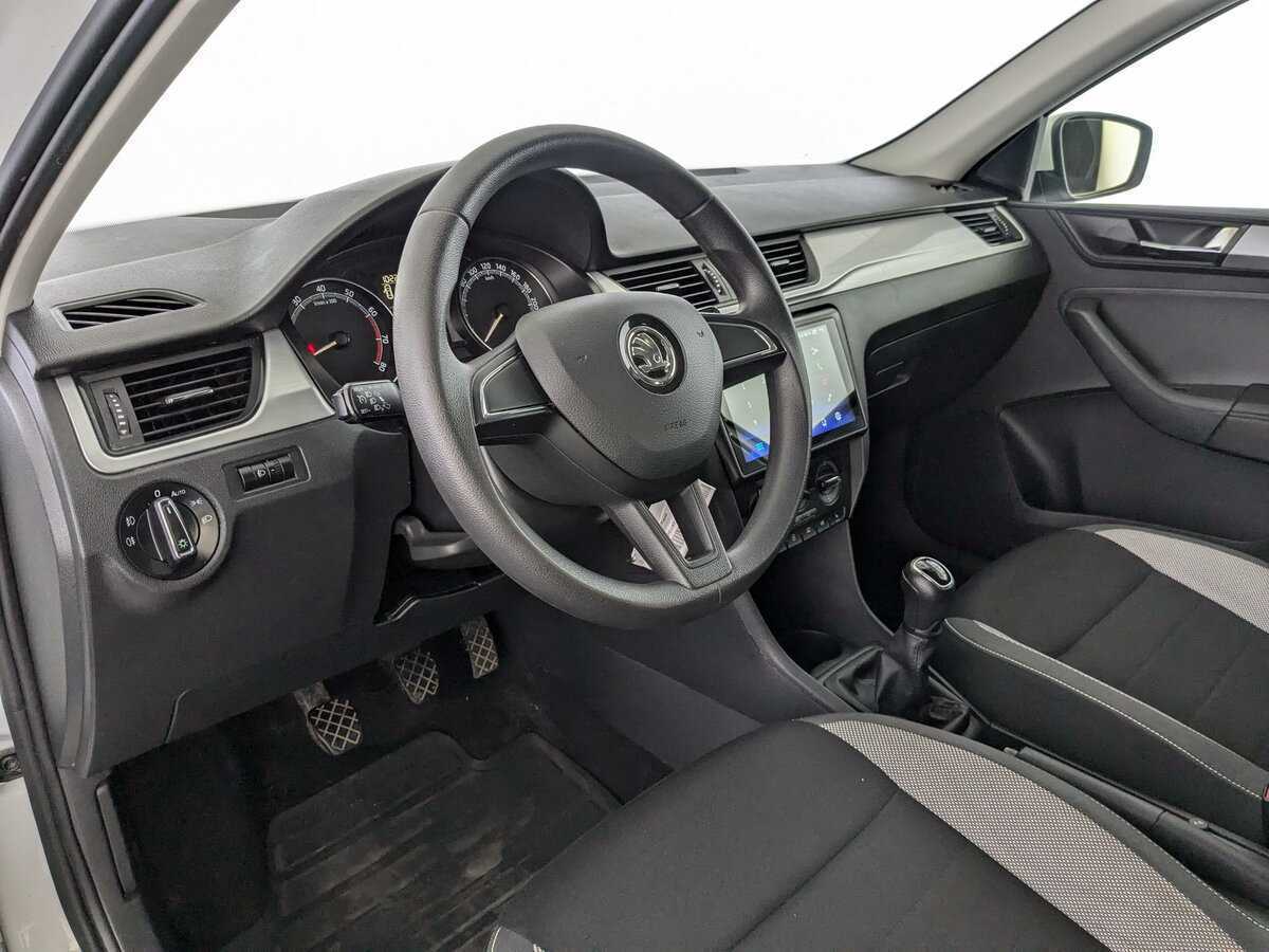 Skoda Rapid с пробегом — 2019 год. Фото: #10