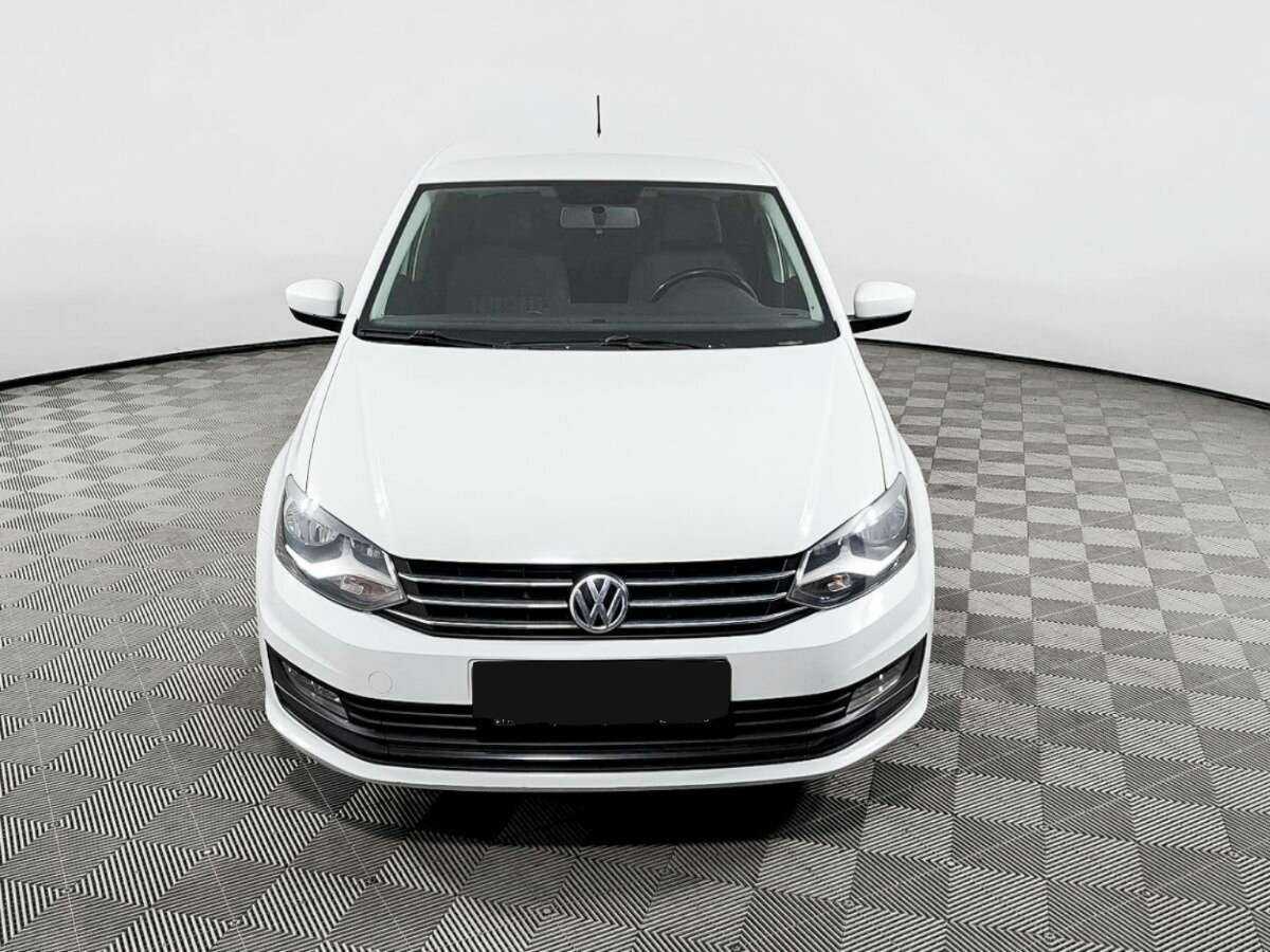 Volkswagen Polo с пробегом — 2015 год. Фото: #1
