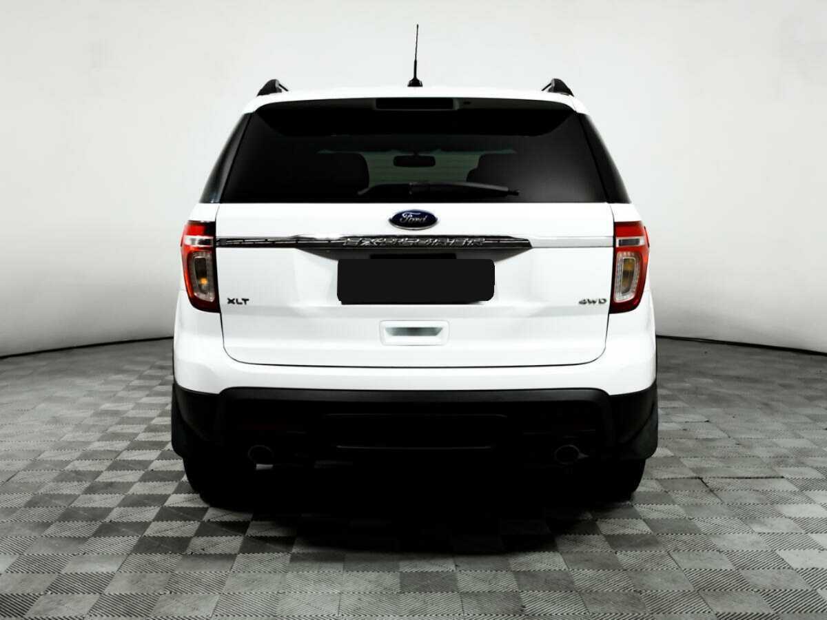 Ford Explorer с пробегом — 2013 год. Фото: #5