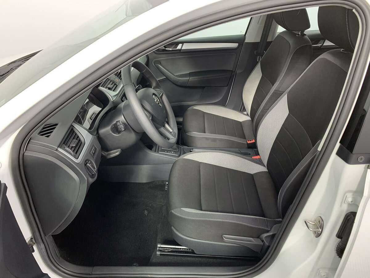 Skoda Rapid с пробегом — 2019 год. Фото: #13