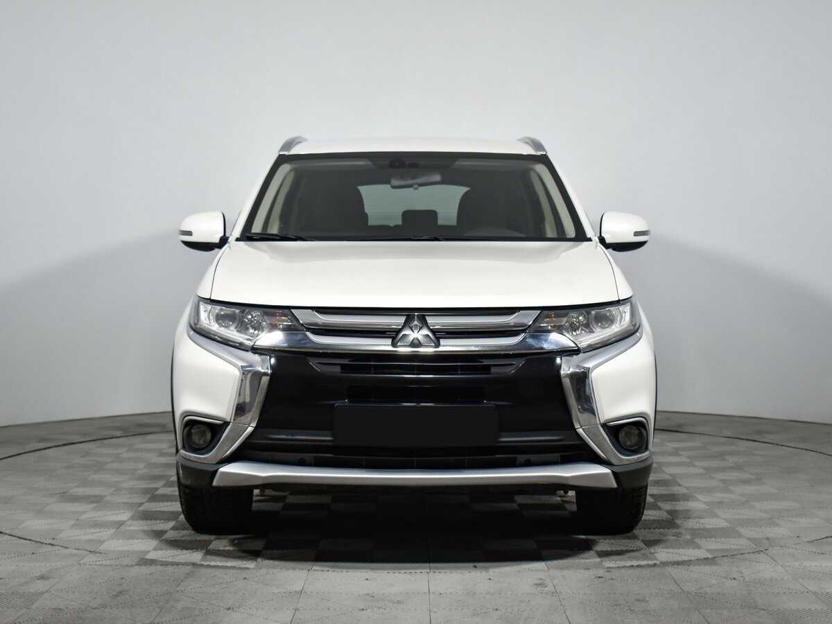 Mitsubishi Outlander с пробегом — 2018 год. Фото: #1