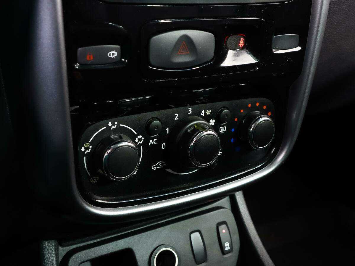 Renault Duster с пробегом — 2013 год. Фото: #13