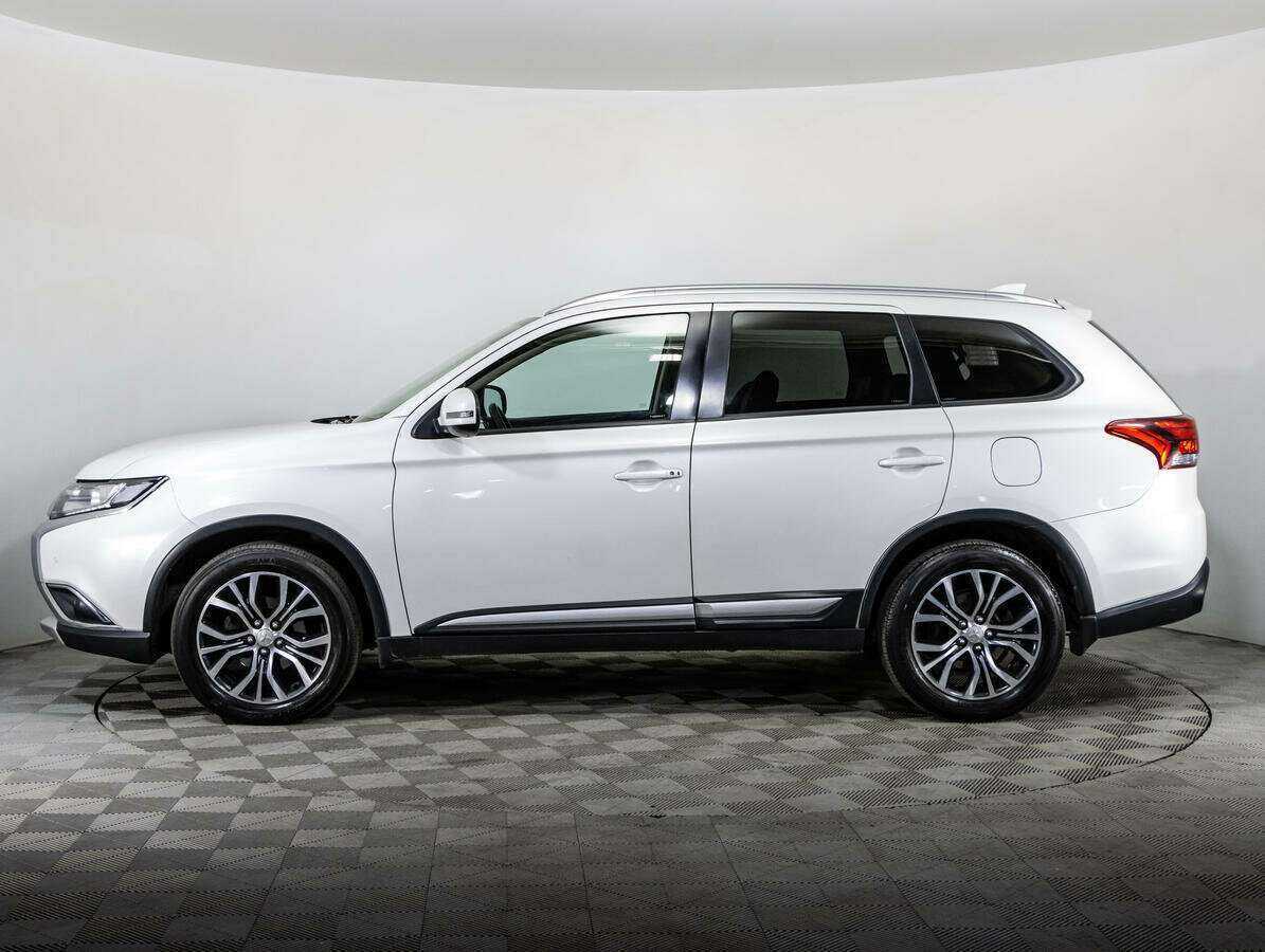 Mitsubishi Outlander с пробегом — 2018 год. Фото: #7