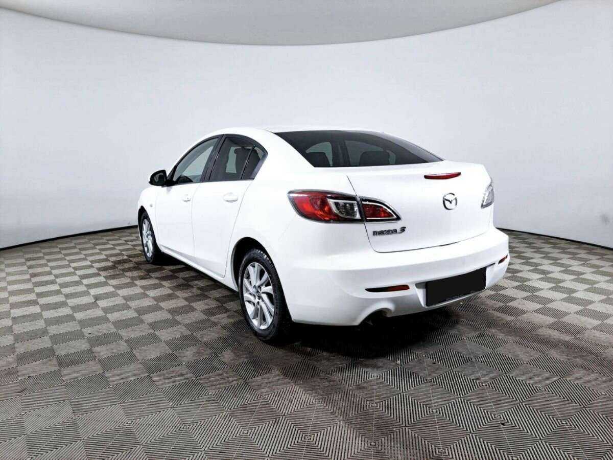 Mazda 3 с пробегом — 2013 год. Фото: #6