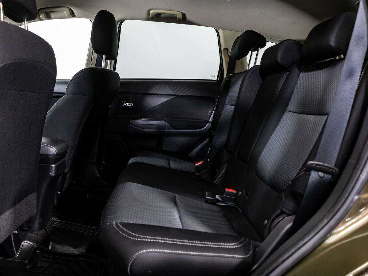 Mitsubishi Outlander с пробегом — 2019 год. Фото: #7