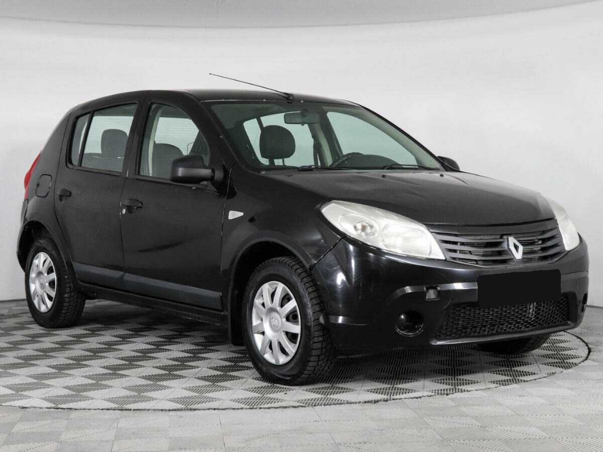 Renault Sandero с пробегом — 2012 год. Фото: #1