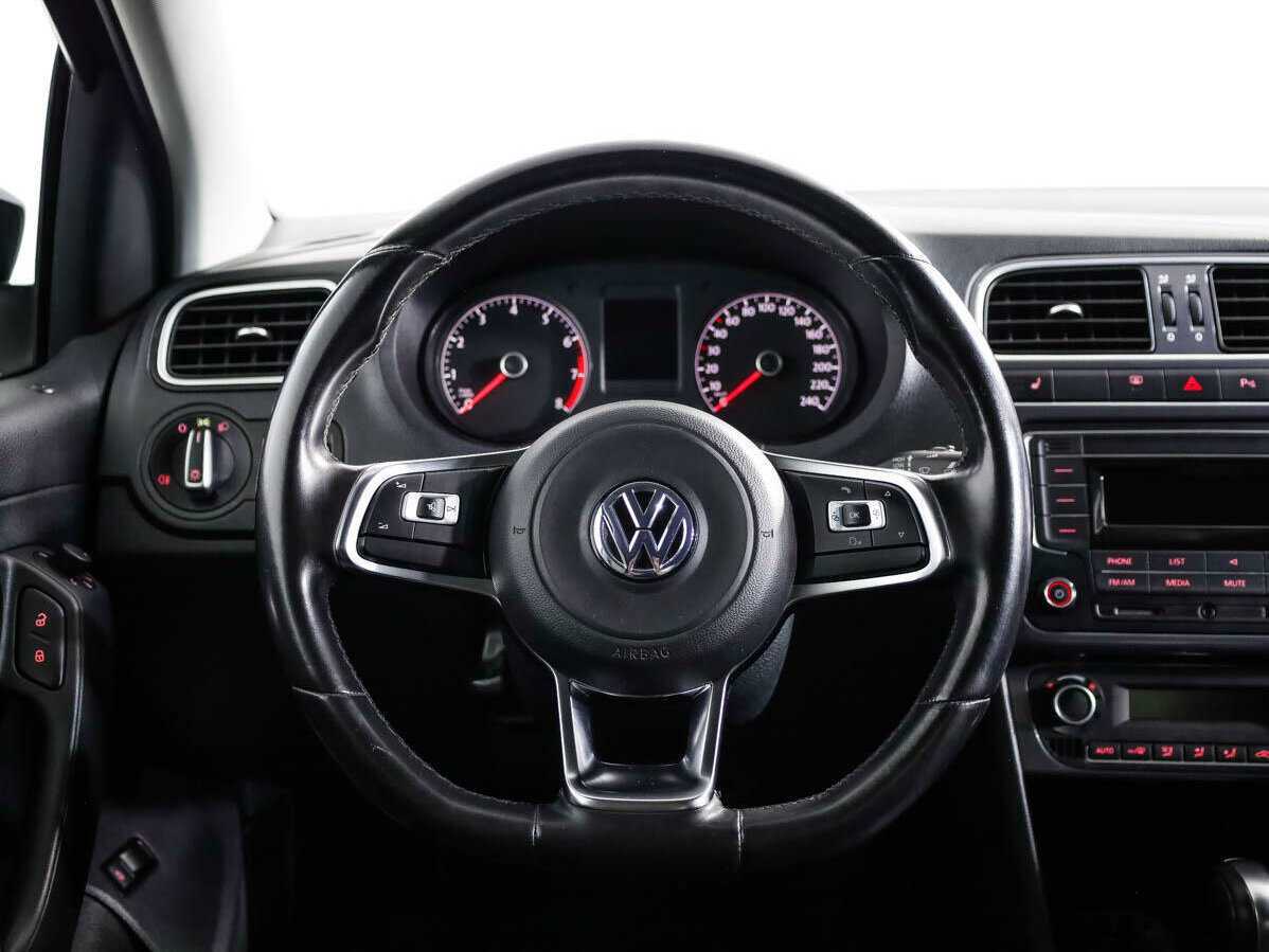 Volkswagen Polo с пробегом — 2020 год. Фото: #17