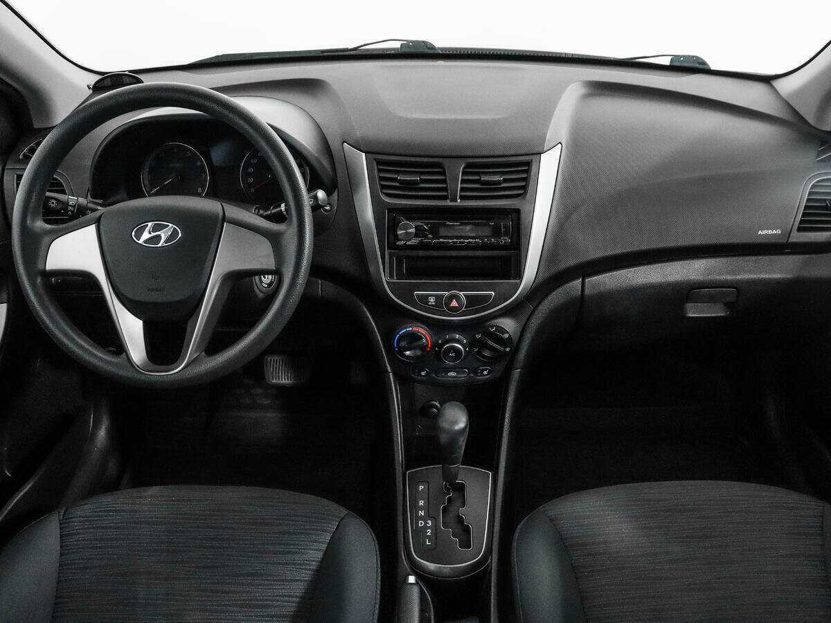 Hyundai Solaris с пробегом — 2016 год. Фото: #11