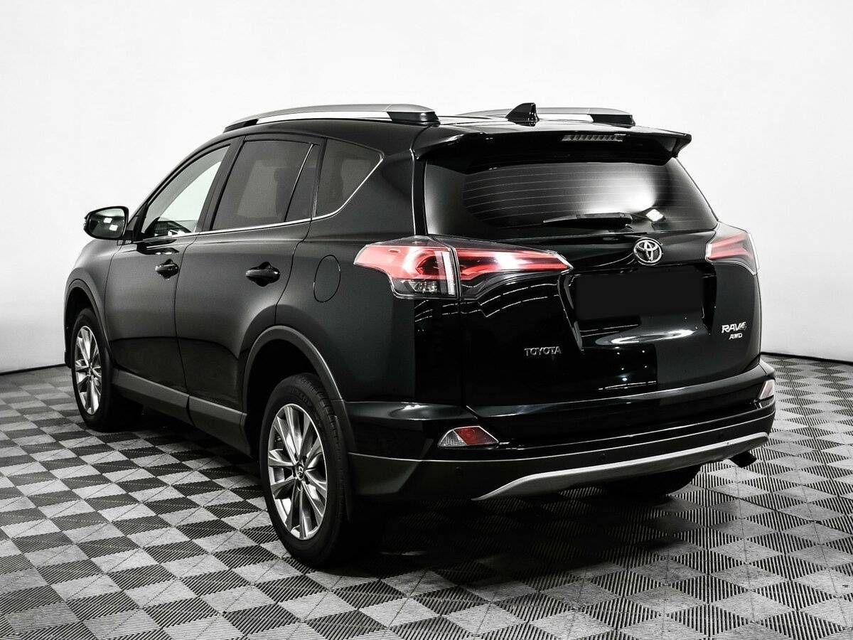 Toyota RAV4 с пробегом — 2017 год. Фото: #6