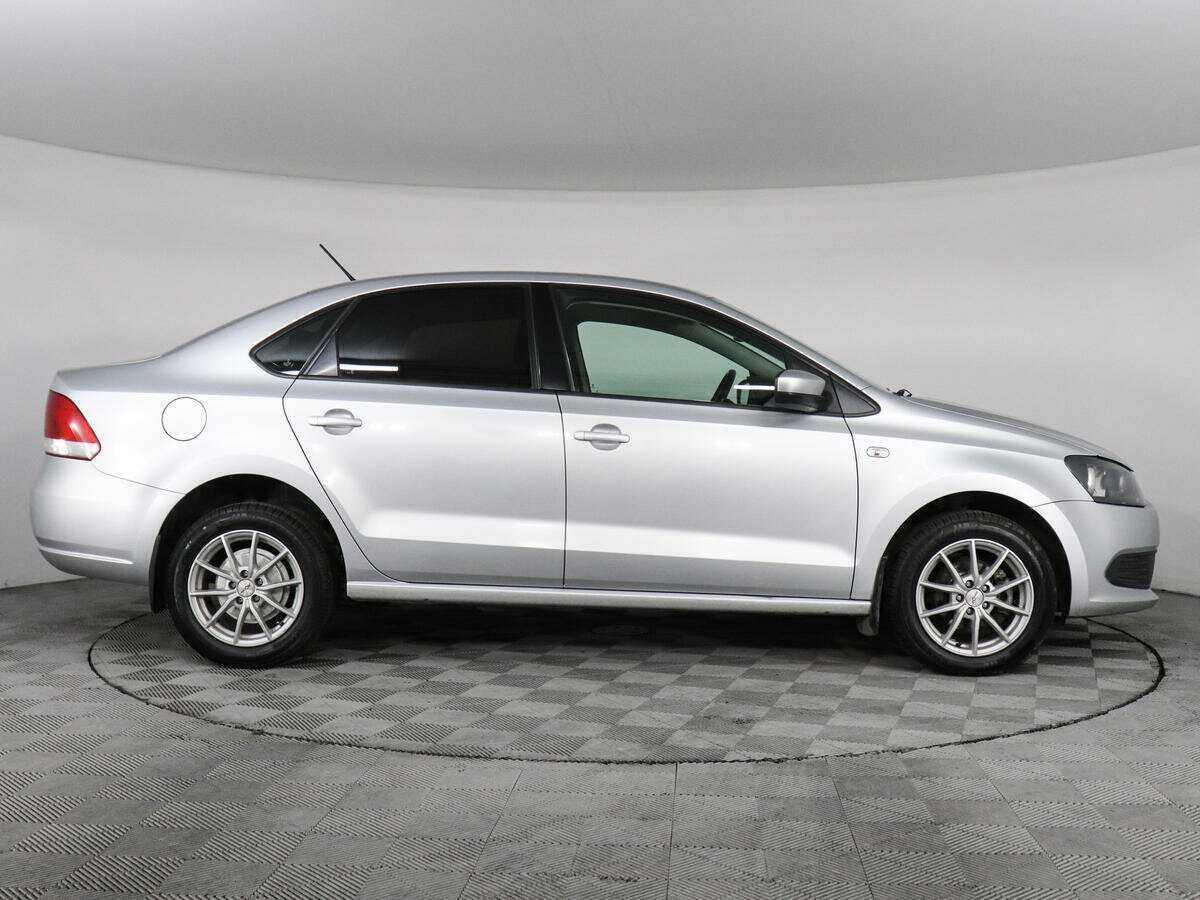 Volkswagen Polo с пробегом — 2015 год. Фото: #3