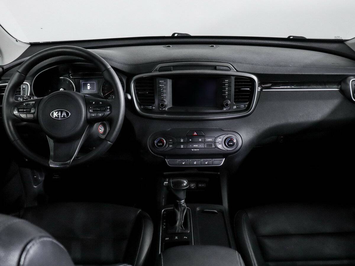 Kia Sorento с пробегом — 2017 год. Фото: #11