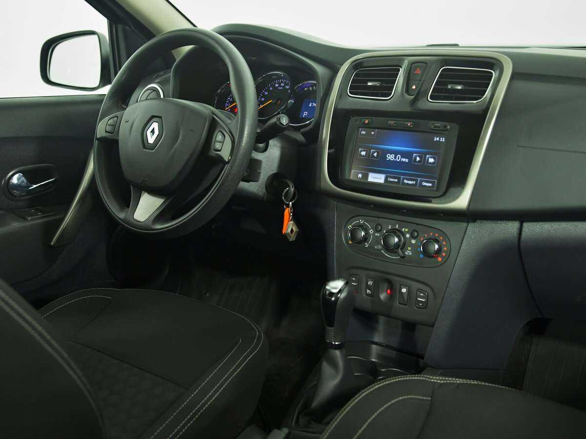 Renault Logan с пробегом — 2015 год. Фото: #8