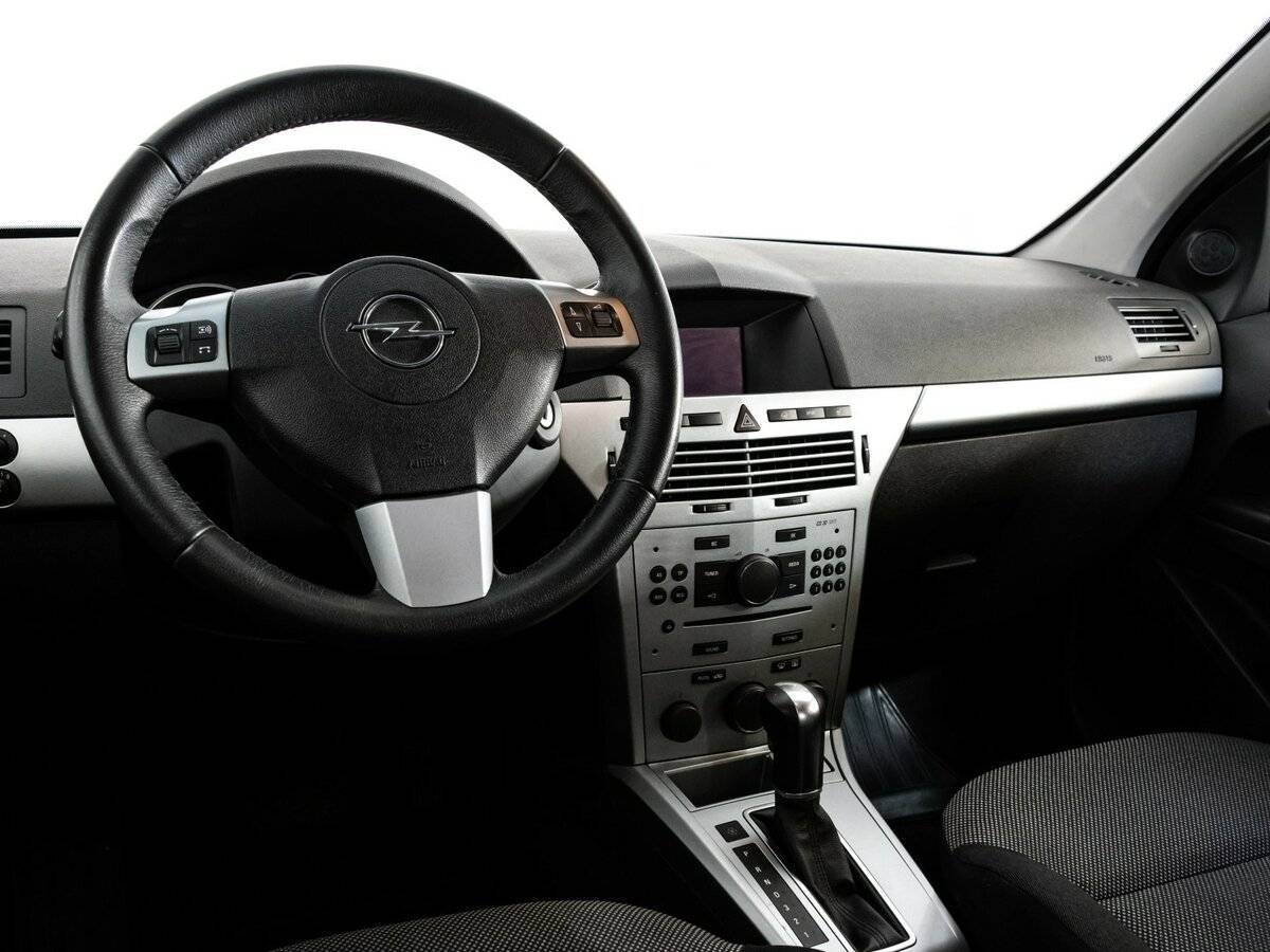 Opel Astra с пробегом — 2014 год. Фото: #10