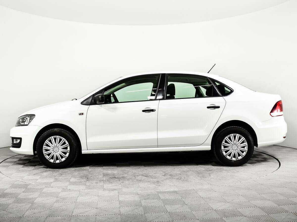 Volkswagen Polo с пробегом — 2015 год. Фото: #7