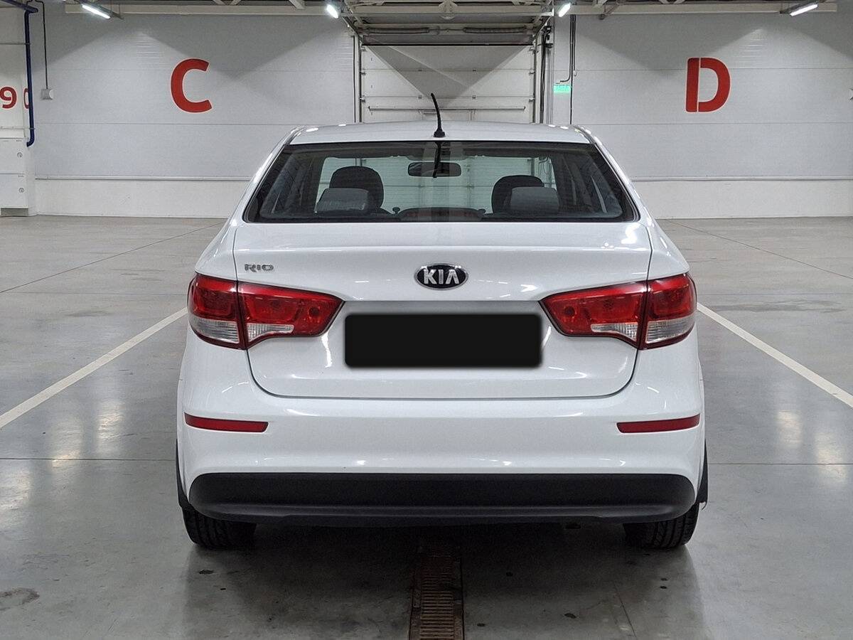 Kia Rio с пробегом — 2015 год. Фото: #5