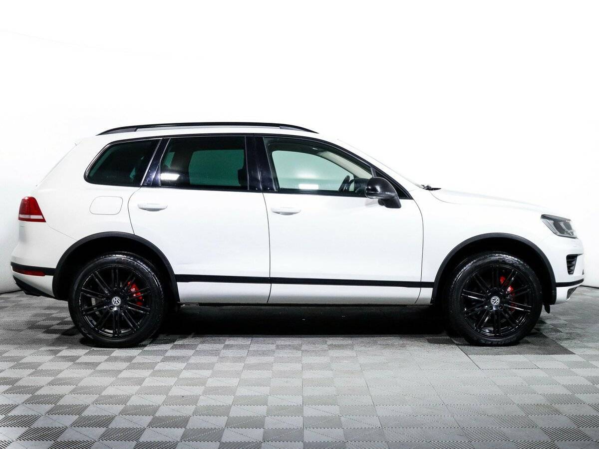 Volkswagen Touareg с пробегом — 2015 год. Фото: #3